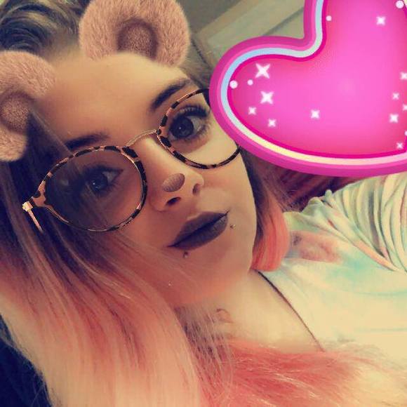 Meet your Posher, Serena - Picture 1 of 1